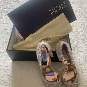 Badgley Mischka, 7.5 size, beautiful and sparkly shoes for special events